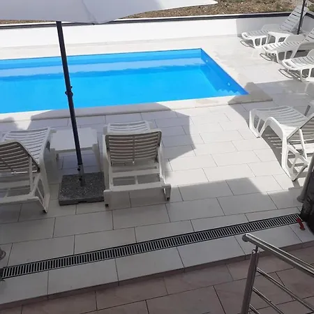 Ljubas Ii Opatija *